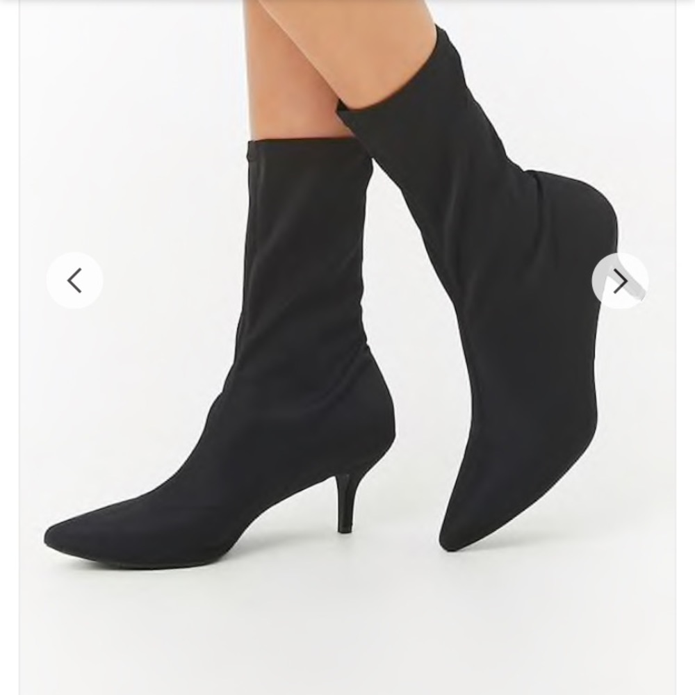 Kitten heel sock botties